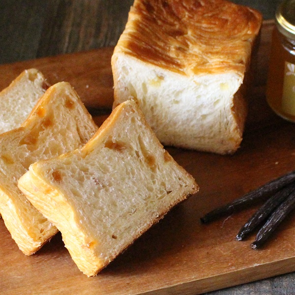 石窯バニラはちみつデニッシュ食パン