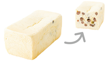 白い牛乳パン 大納言入り